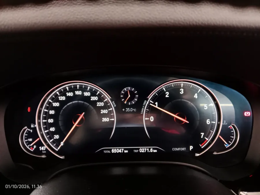 Foto Mobil Bekas Odometer BMW 520i 2.0 tahun 2018