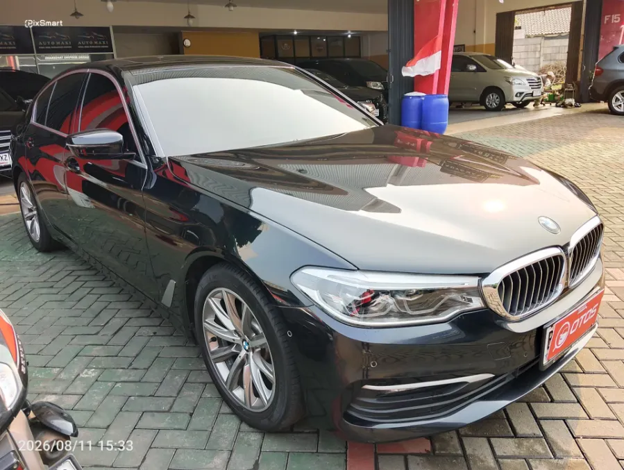 Foto Mobil Bekas Kanan Depan BMW 520i 2.0 tahun 2019