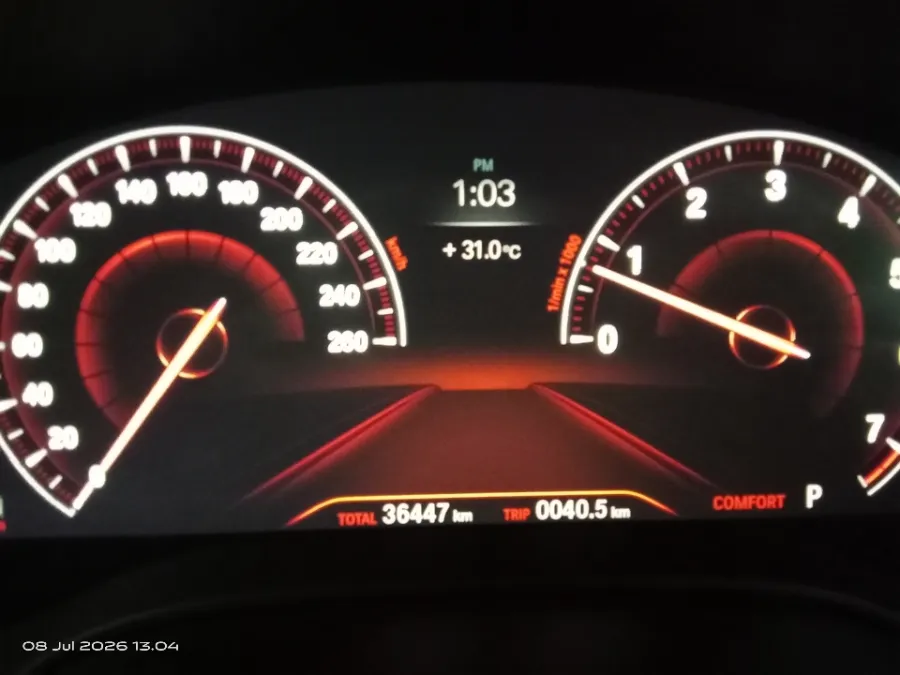Foto Mobil Bekas Odometer BMW 520i 2.0 tahun 2019