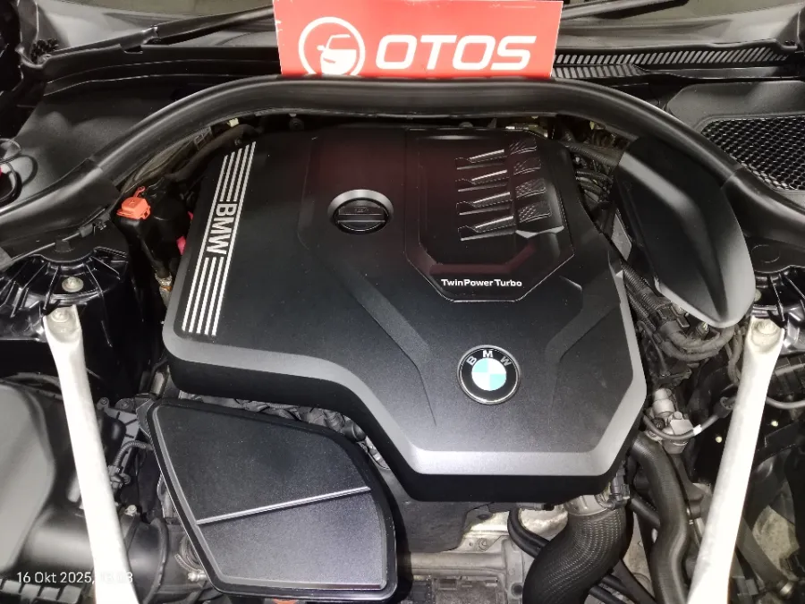 Foto Mobil Bekas Mesin BMW 520i 2.0 tahun 2020