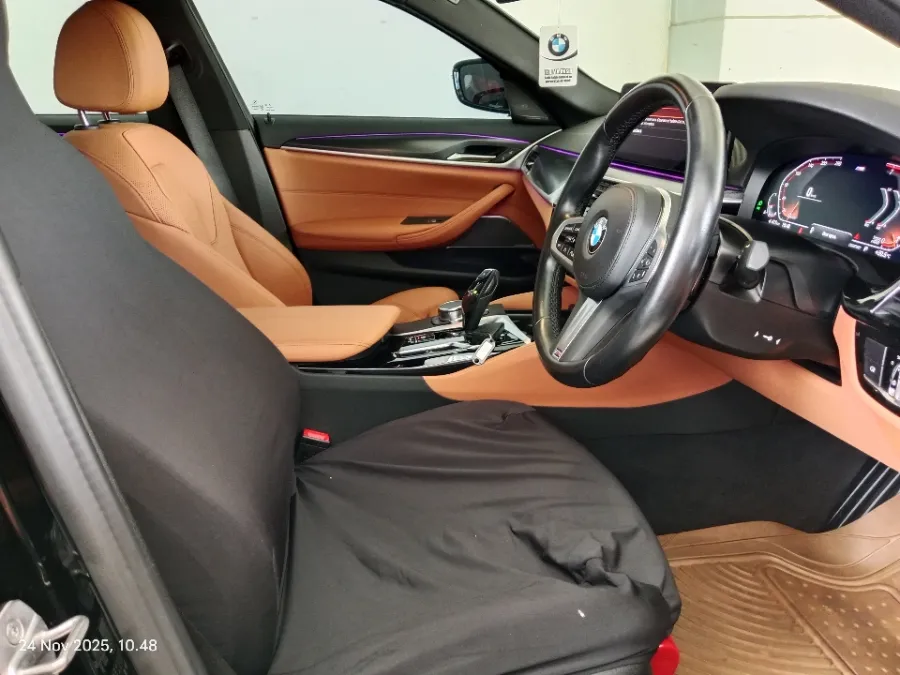 Foto Mobil Bekas Kabin Depan BMW 520i 2.0 tahun 2022