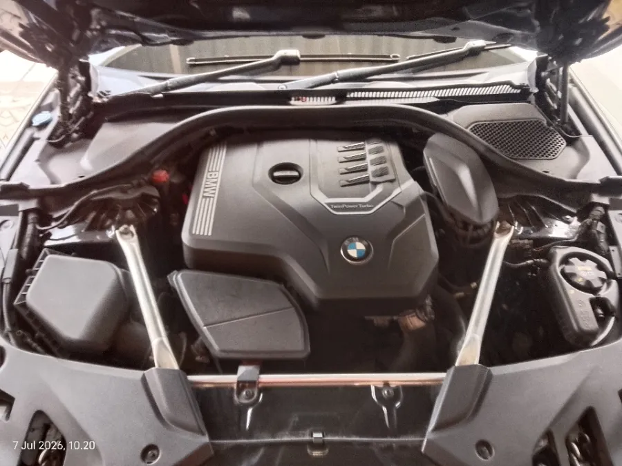 Foto Mobil Bekas Mesin BMW 520i 2.0 tahun 2022