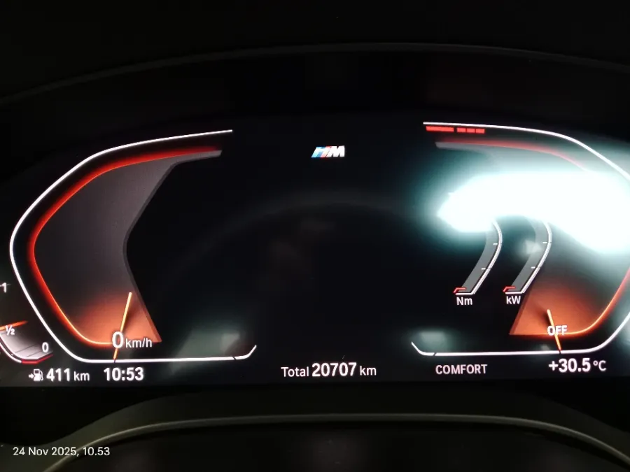 Foto Mobil Bekas Odometer BMW 520i 2.0 tahun 2022