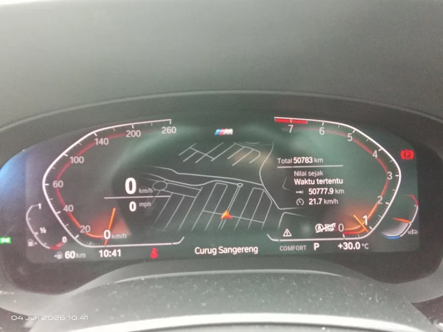 Foto Mobil Bekas Odometer BMW 520i 2.0 tahun 2022