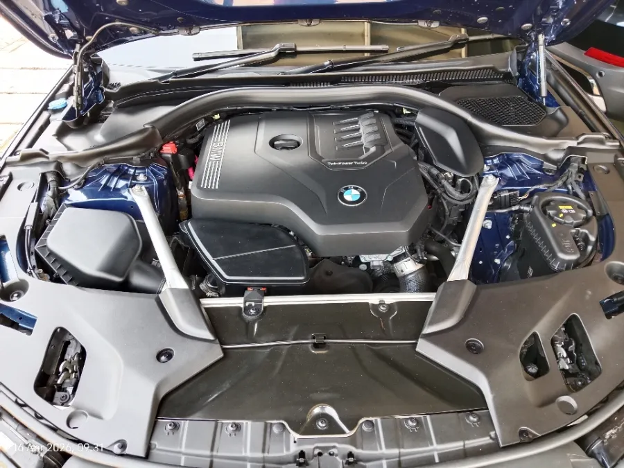Foto Mobil Bekas Mesin BMW 520i 2.0 tahun 2023