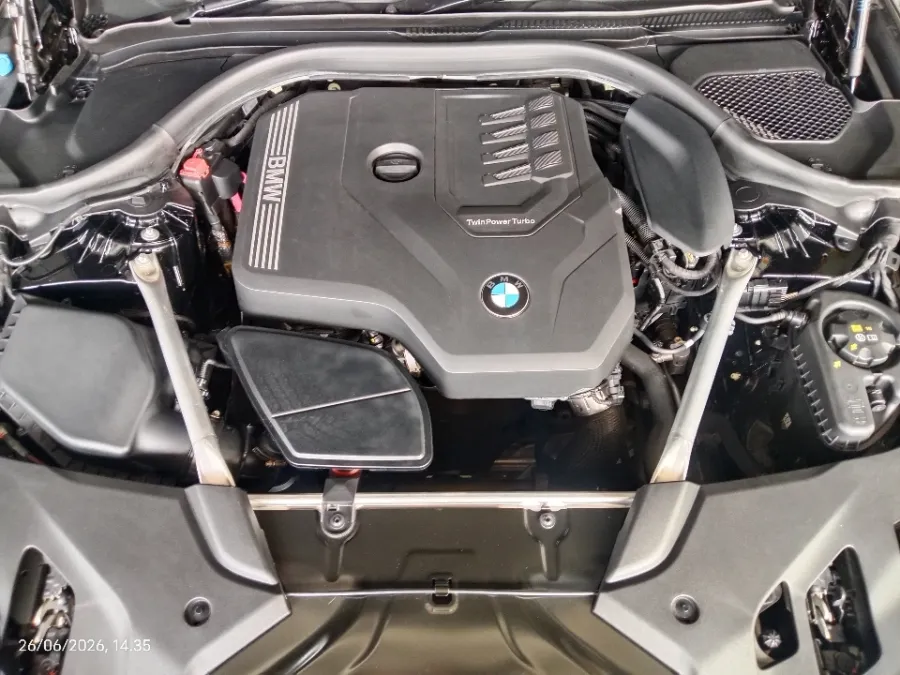 Foto Mobil Bekas Mesin BMW 520i 2.0 tahun 2023