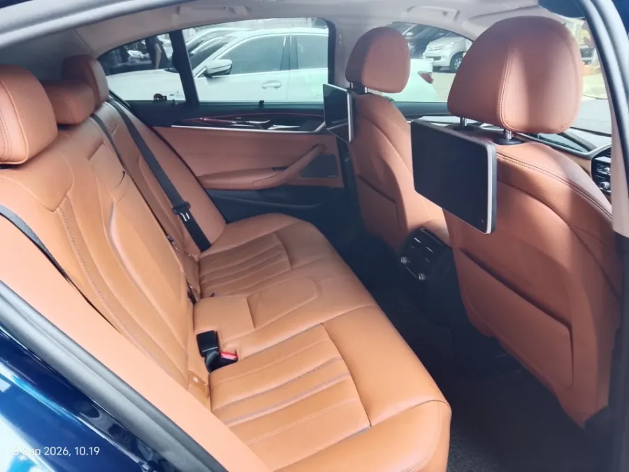 Foto Mobil Bekas Kabin Belakang BMW 530i 2.0 tahun 2018