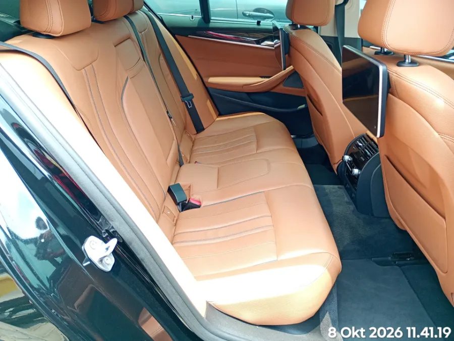 Foto Mobil Bekas Kabin Belakang BMW 530i 2.0 tahun 2018