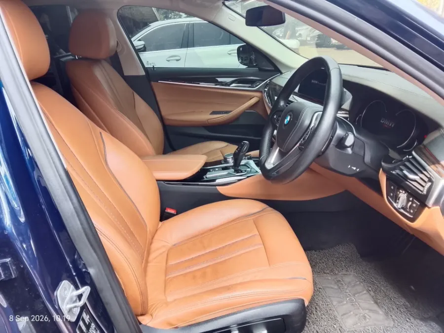 Foto Mobil Bekas Kabin Depan BMW 530i 2.0 tahun 2018