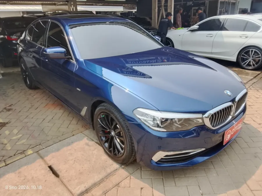 Foto Mobil Bekas Kanan Depan BMW 530i 2.0 tahun 2018