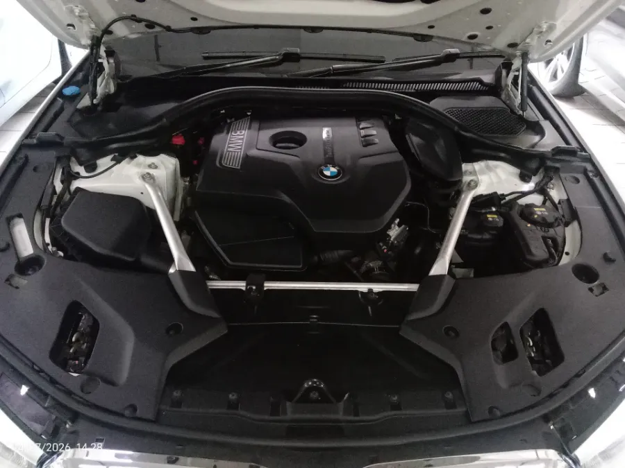 Foto Mobil Bekas Mesin BMW 530i 2.0 tahun 2018