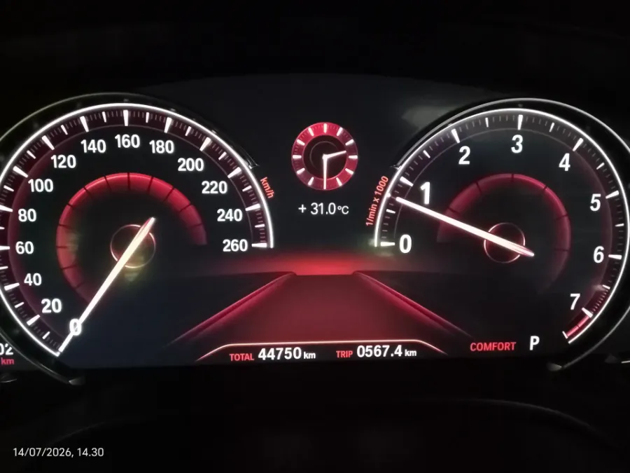 Foto Mobil Bekas Odometer BMW 530i 2.0 tahun 2018