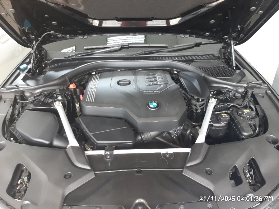 Foto Mobil Bekas Mesin BMW 530i 2.0 tahun 2019