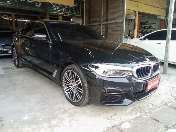 2020 BMW 530i 2.0 - Foto 1 dari 6