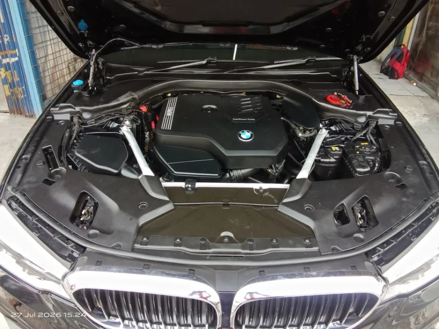 Foto Mobil Bekas Mesin BMW 530i 2.0 tahun 2020