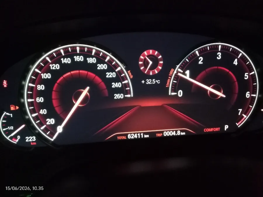 Foto Mobil Bekas Odometer BMW 530i 2.0 Luxury tahun 2018