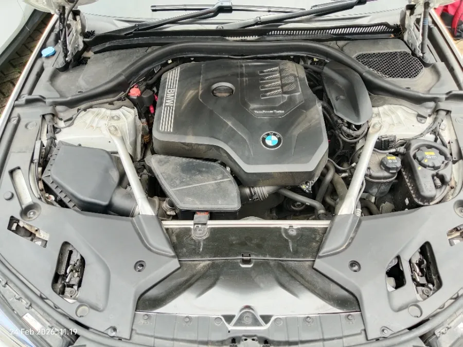 Foto Mobil Bekas Mesin BMW 530i 2.0 Luxury tahun 2022
