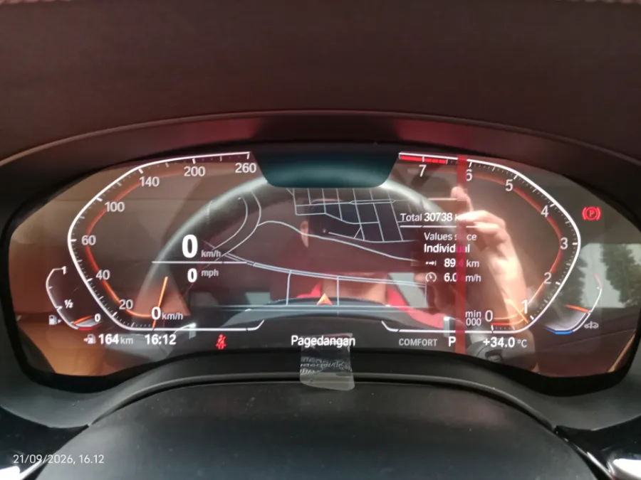Foto Mobil Bekas Odometer BMW 530i 2.0 Luxury tahun 2022