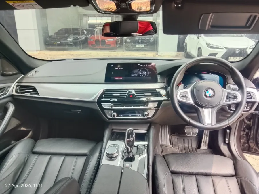 Foto Mobil Bekas Dashboard BMW 530i 2.0 M Sport tahun 2019