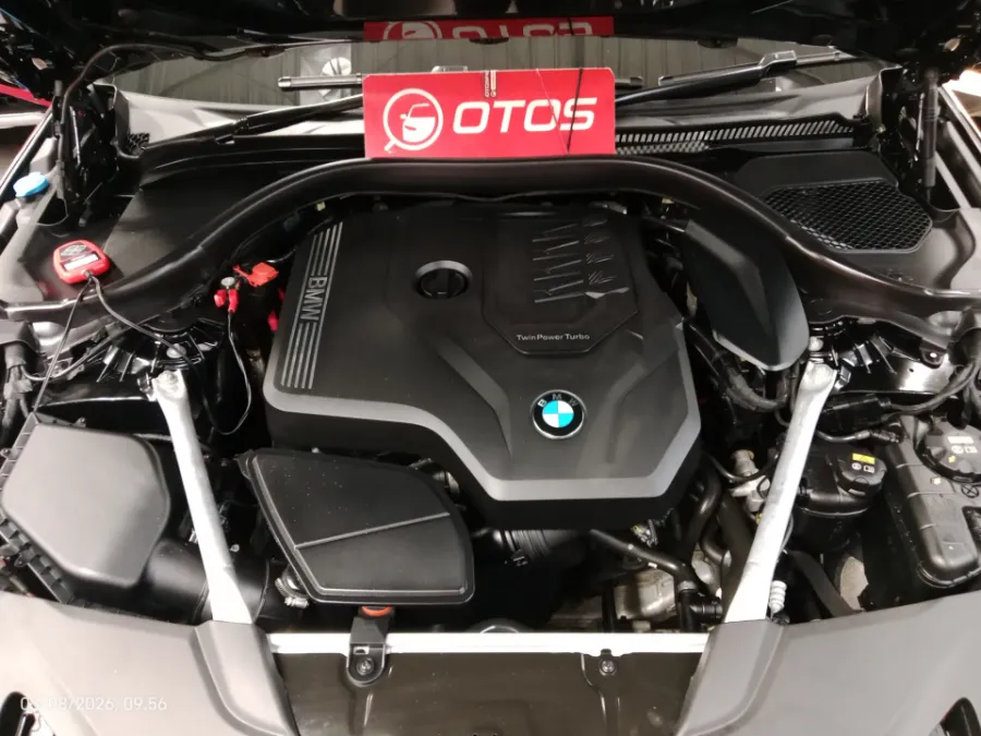 Foto Mobil Bekas Mesin BMW 530i 2.0 M Sport tahun 2019