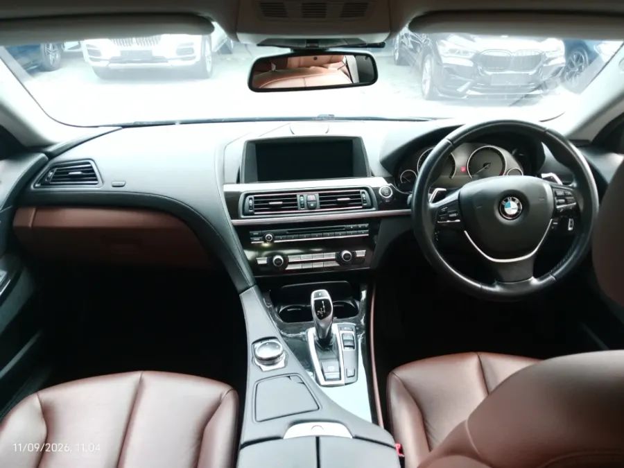 Foto Mobil Bekas Dashboard BMW 640i 3.0 Gran Coupe tahun 2014