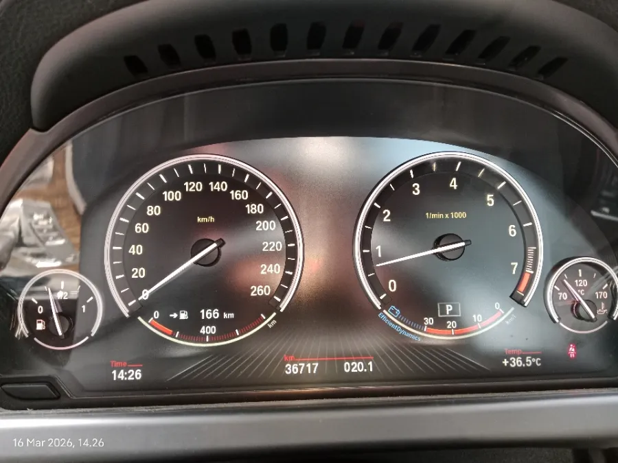Foto Mobil Bekas Odometer BMW 640i 3.0 Gran Coupe tahun 2014