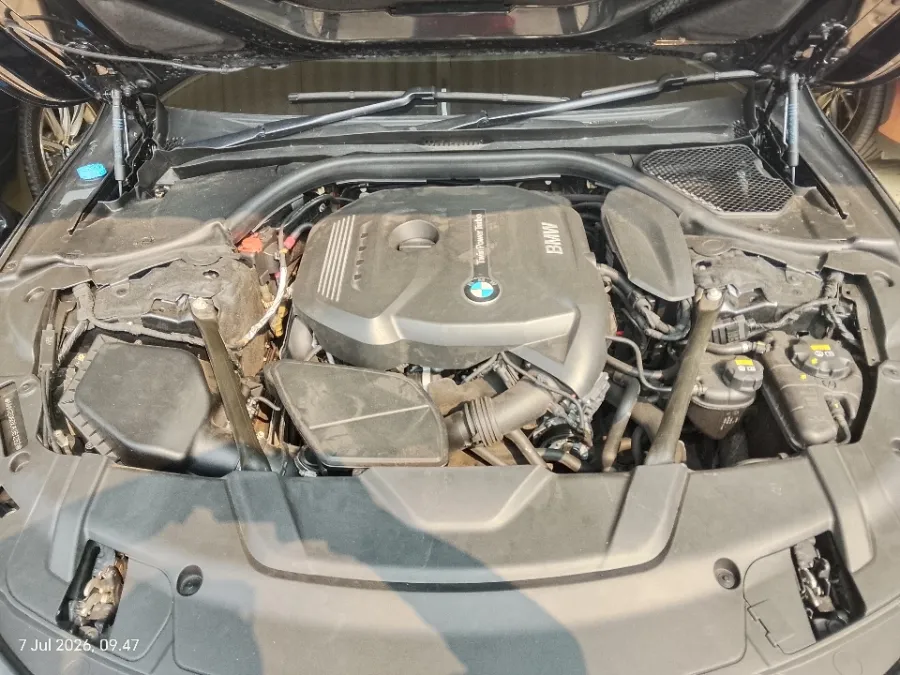 Foto Mobil Bekas Mesin BMW 730Li 2.0 tahun 2018