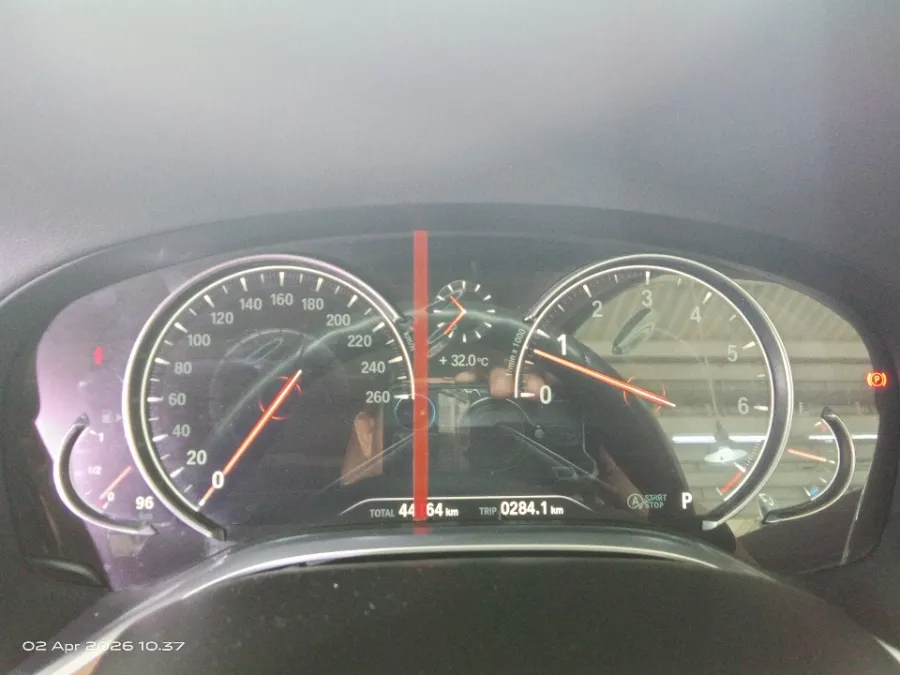 Foto Mobil Bekas Odometer BMW 730Li 2.0 tahun 2018