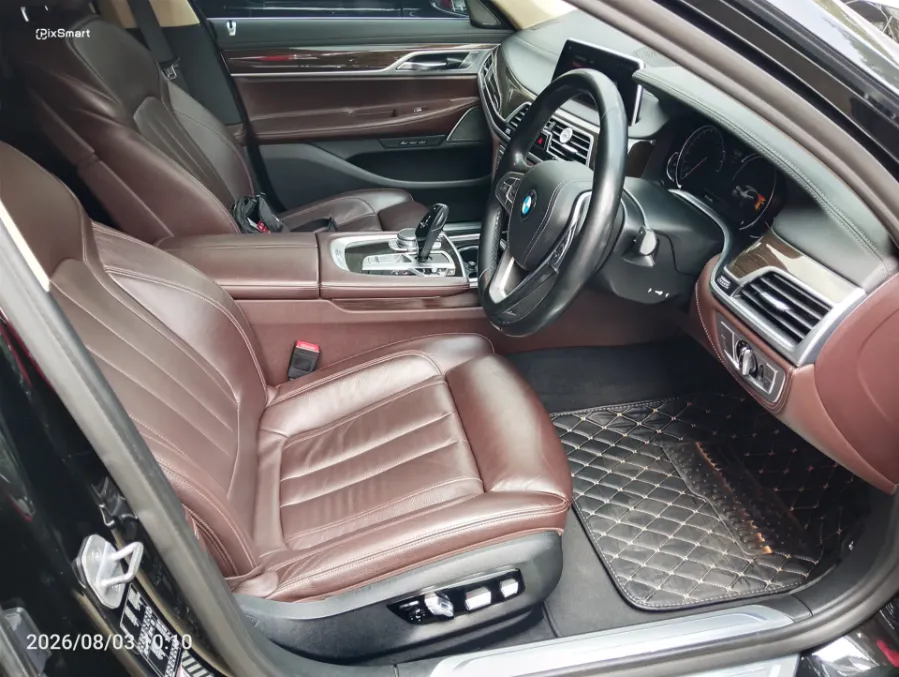 Foto Mobil Bekas Kabin Depan BMW 730Li 2.0 tahun 2019