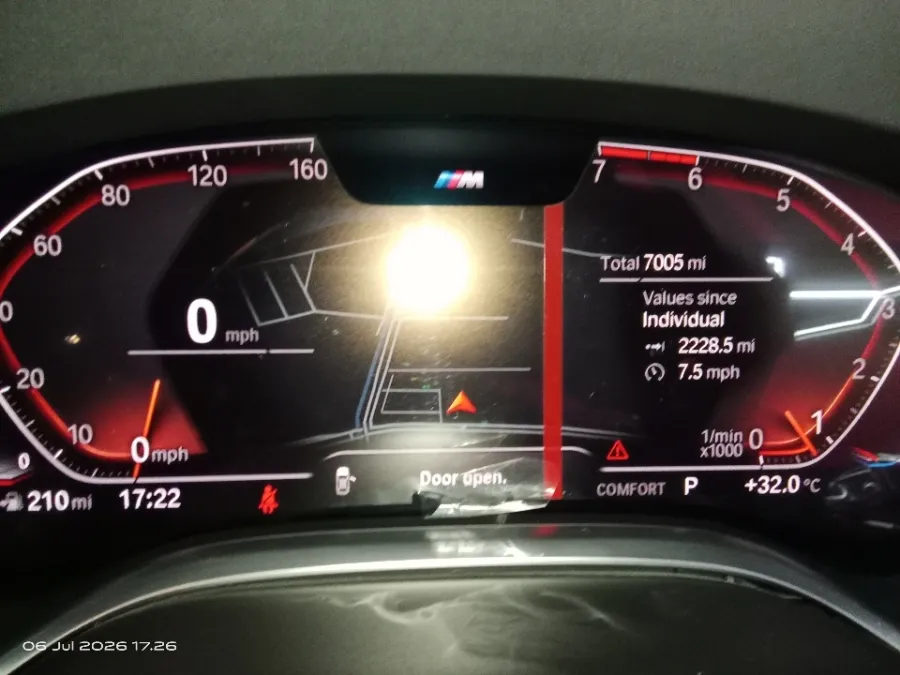 Foto Mobil Bekas Odometer BMW 730Li 2.0 tahun 2020