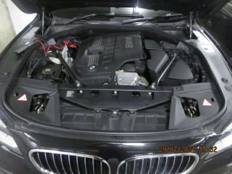 Foto Mobil Bekas Mesin BMW 730Li 3.0 tahun 2015