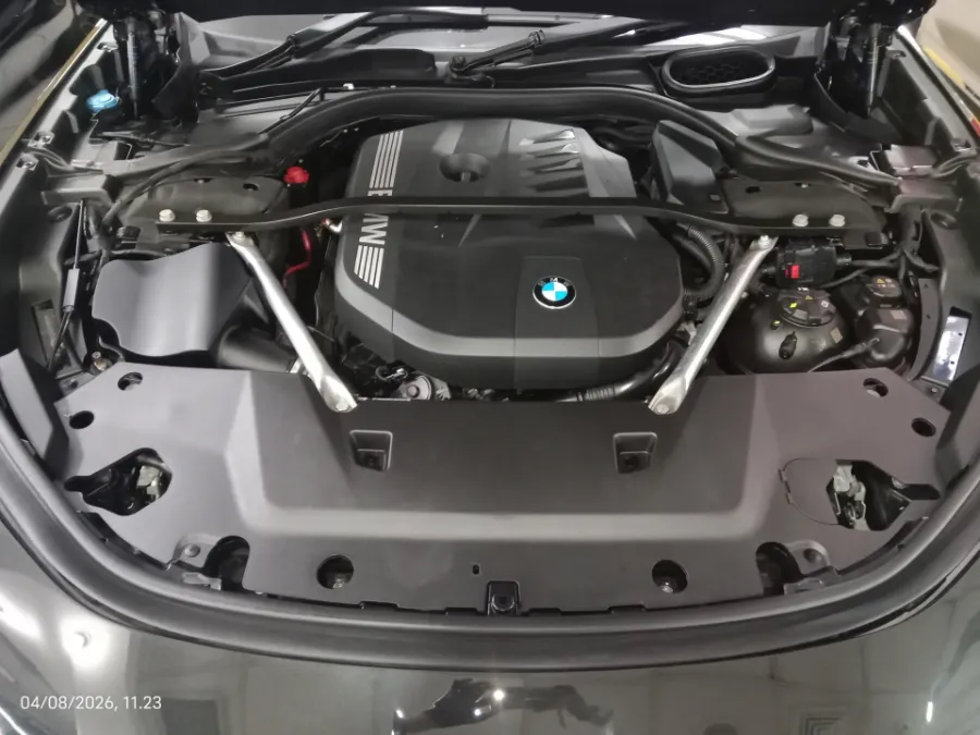 Foto Mobil Bekas Mesin BMW 735i 3.0 Limousine tahun 2023