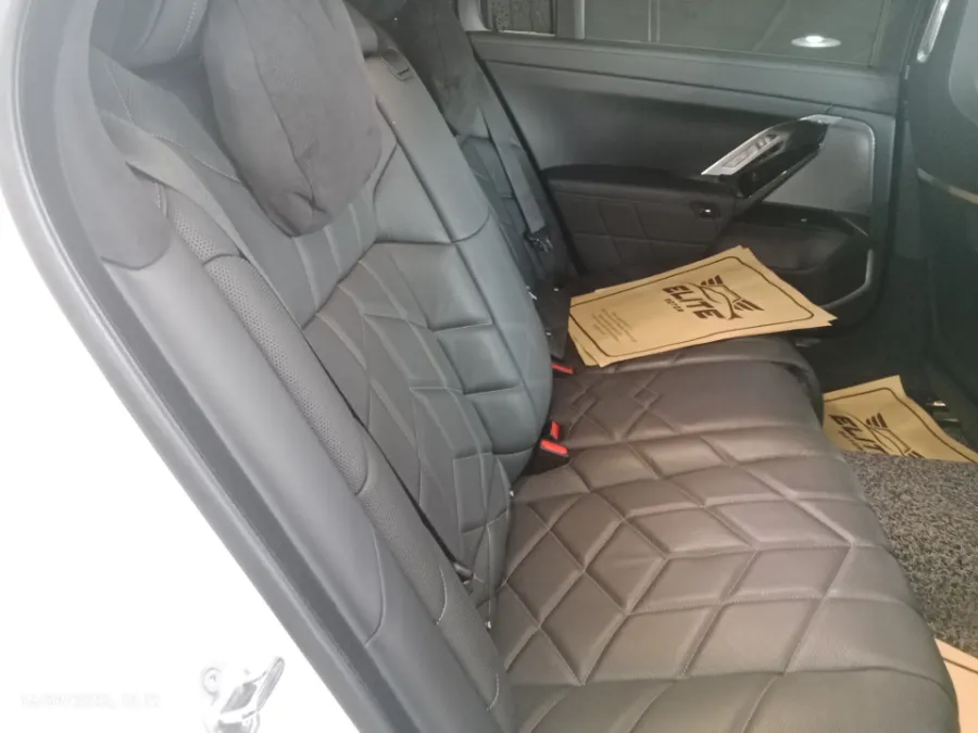 Foto Mobil Bekas Kabin Belakang BMW 735i 3.0 Limousine tahun 2024