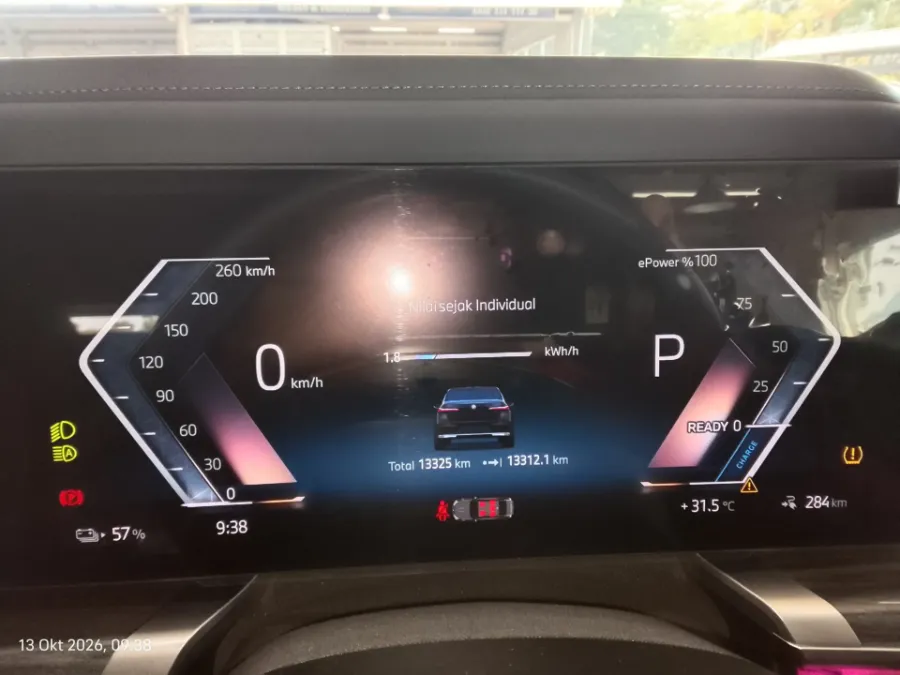 Foto Mobil Bekas Odometer BMW i7 xDrive60 Gran Lusso tahun 2024