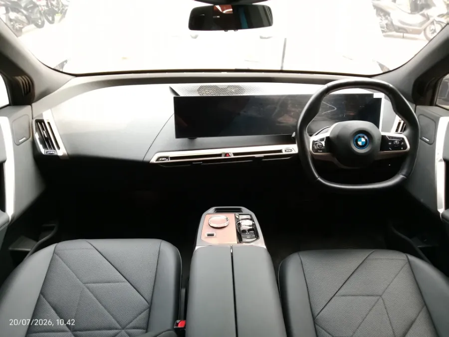 Foto Mobil Bekas Dashboard BMW IX XDRIVE 40 tahun 2023
