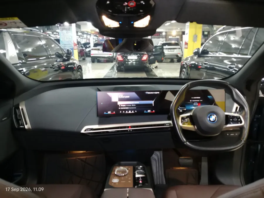 Foto Mobil Bekas Dashboard BMW IX XDRIVE 40 tahun 2023