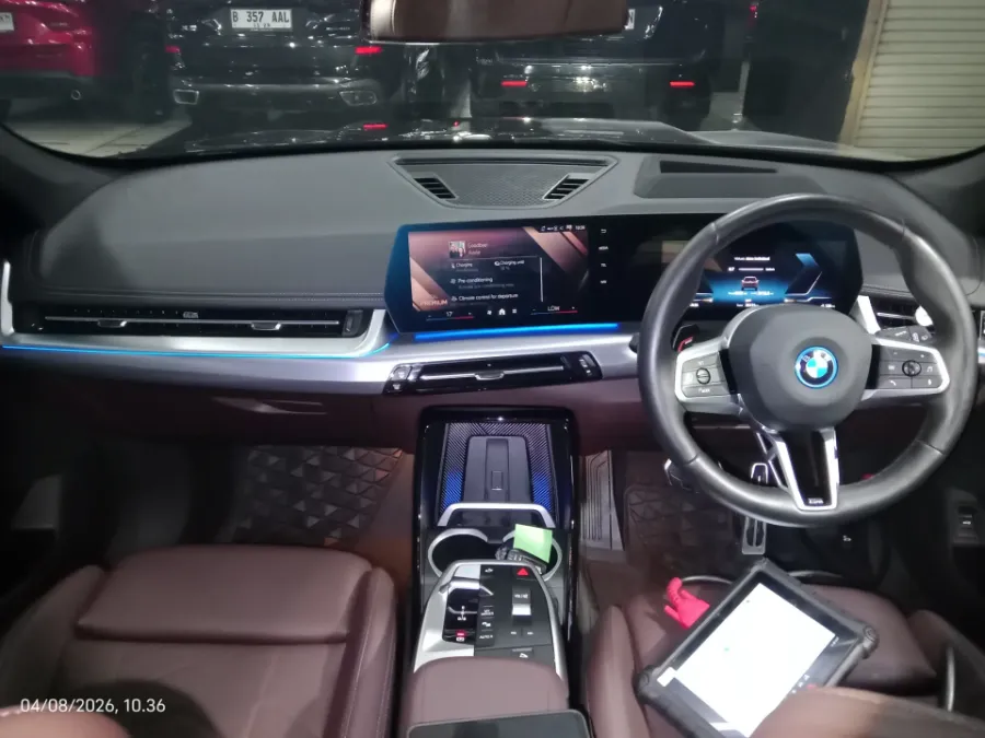 Foto Mobil Bekas Dashboard BMW iX1 eDrive20 M Sport tahun 2024