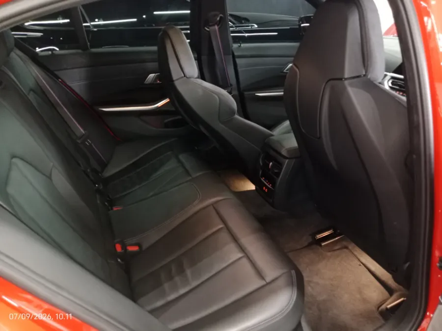 Foto Mobil Bekas Kabin Belakang BMW M3 3.0 tahun 2022
