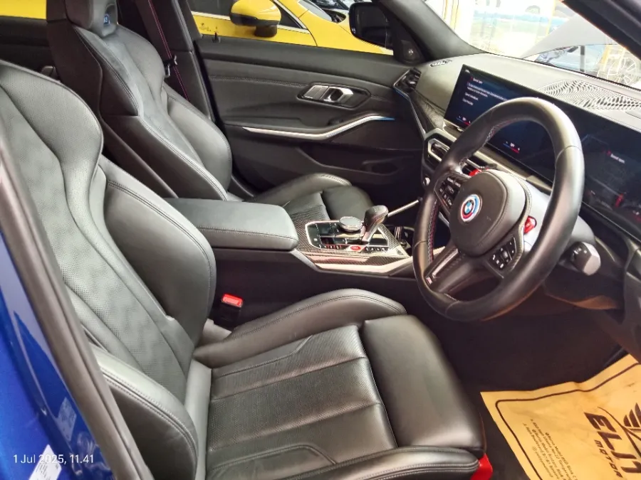 Foto Mobil Bekas Kabin Depan BMW M3 3.0 tahun 2023