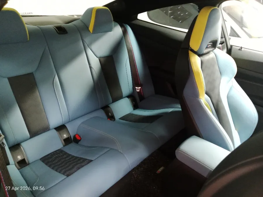 Foto Mobil Bekas Kabin Belakang BMW M4 3.0 tahun 2022