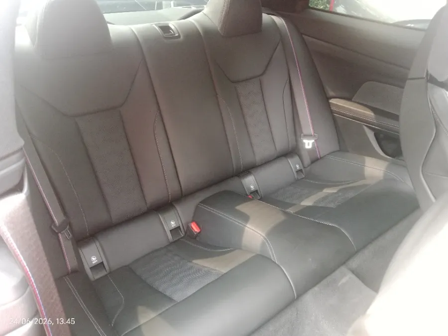 Foto Mobil Bekas Kabin Belakang BMW M4 3.0 tahun 2022
