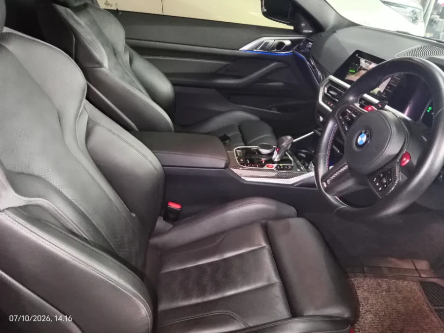 Foto Mobil Bekas Kabin Depan BMW M4 3.0 tahun 2022
