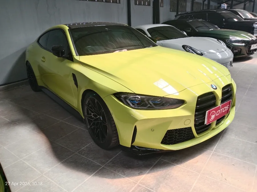 Foto Mobil Bekas Kanan Depan BMW M4 3.0 tahun 2022