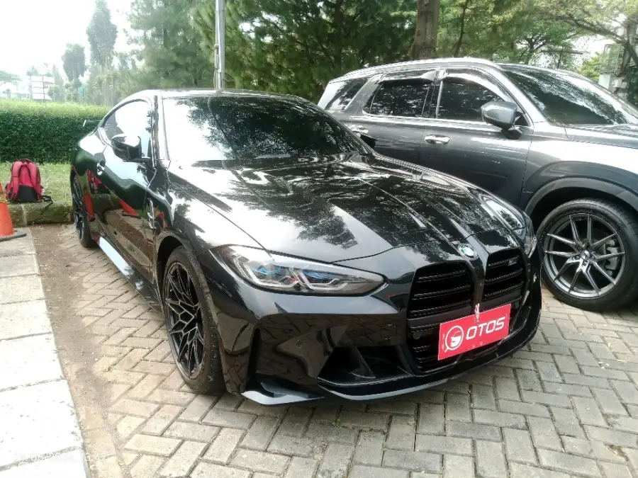 Foto Mobil Bekas Kanan Depan BMW M4 3.0 tahun 2022