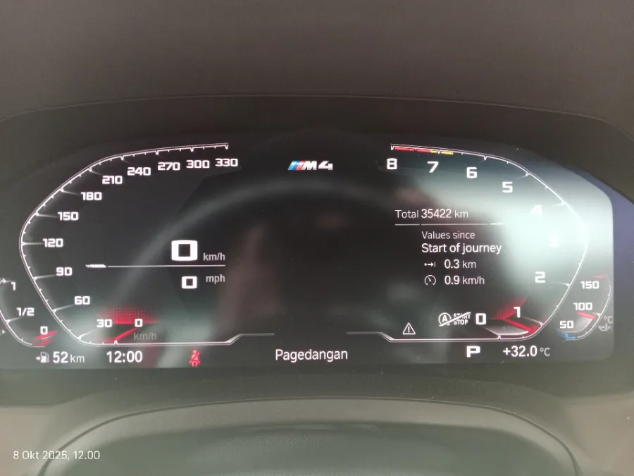 Foto Mobil Bekas Odometer BMW M4 3.0 tahun 2022
