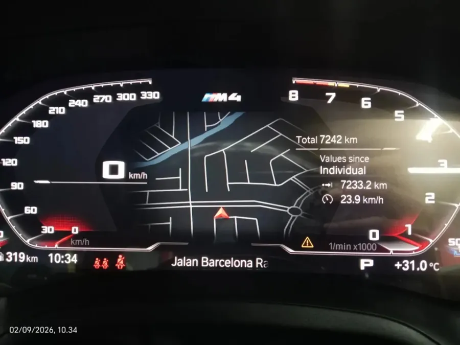 Foto Mobil Bekas Odometer BMW M4 3.0 tahun 2022