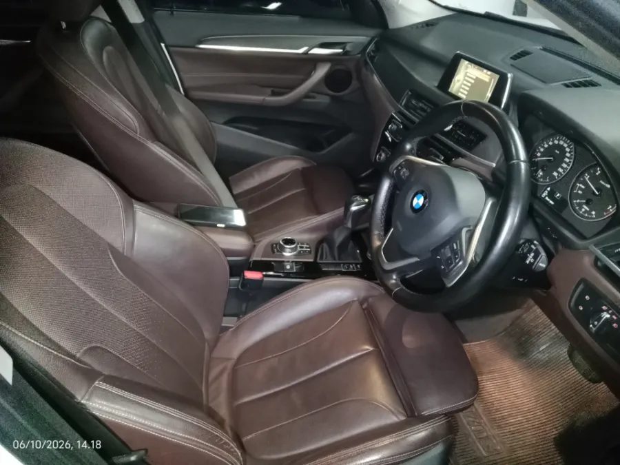 Foto Mobil Bekas Kabin Depan BMW X1 1.5 tahun 2017