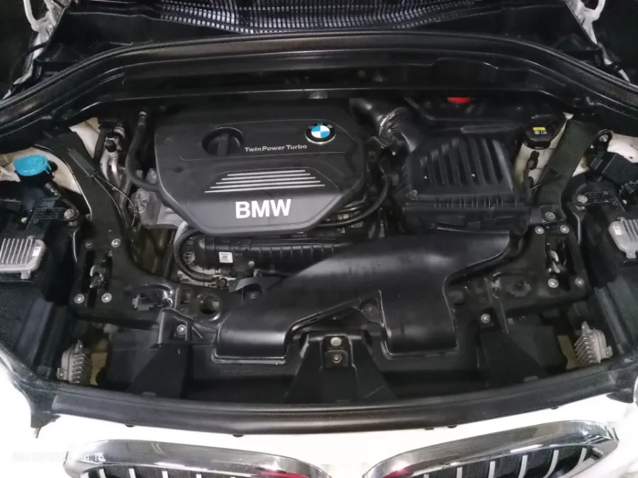 Foto Mobil Bekas Mesin BMW X1 1.5 tahun 2017