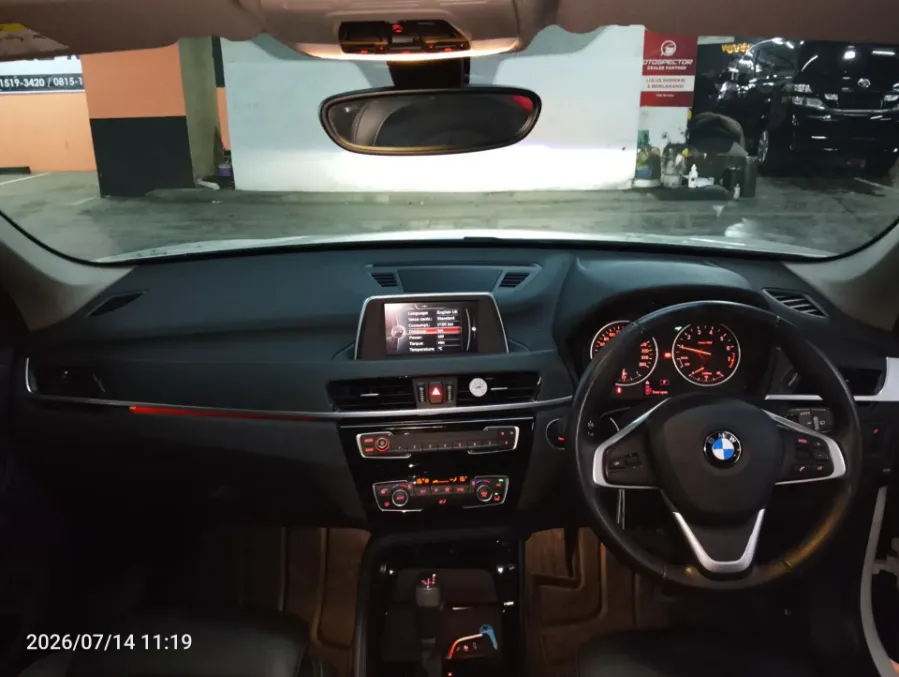Foto Mobil Bekas Dashboard BMW X1 1.5 Sdrive18i tahun 2016
