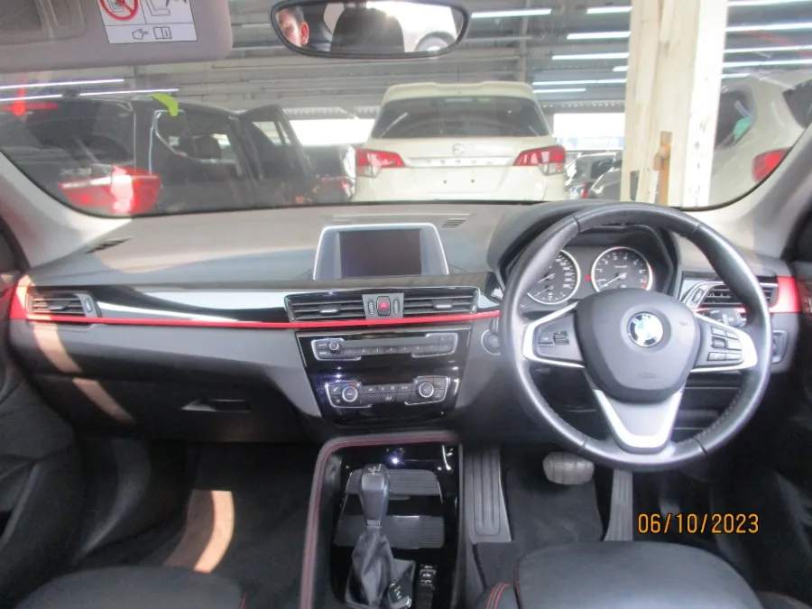 Foto Mobil Bekas Dashboard BMW X1 1.5 Sdrive18i tahun 2017